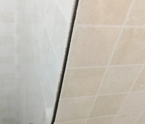 兰州市瓷砖空鼓维修公司分享阳台瓷砖脱落的修复过程可以分为以下几个步骤